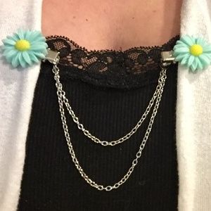 🍒3 For $35🍒 Handmade Daisy Cardigan/Collar Clips